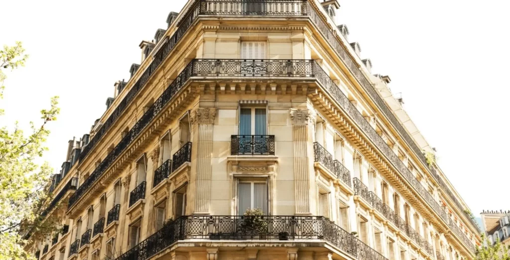 Quelles sont les étapes pour rénover une façade haussmannienne ? confiez la rénovation de votre façade haussmannienne à des experts pour préserver l