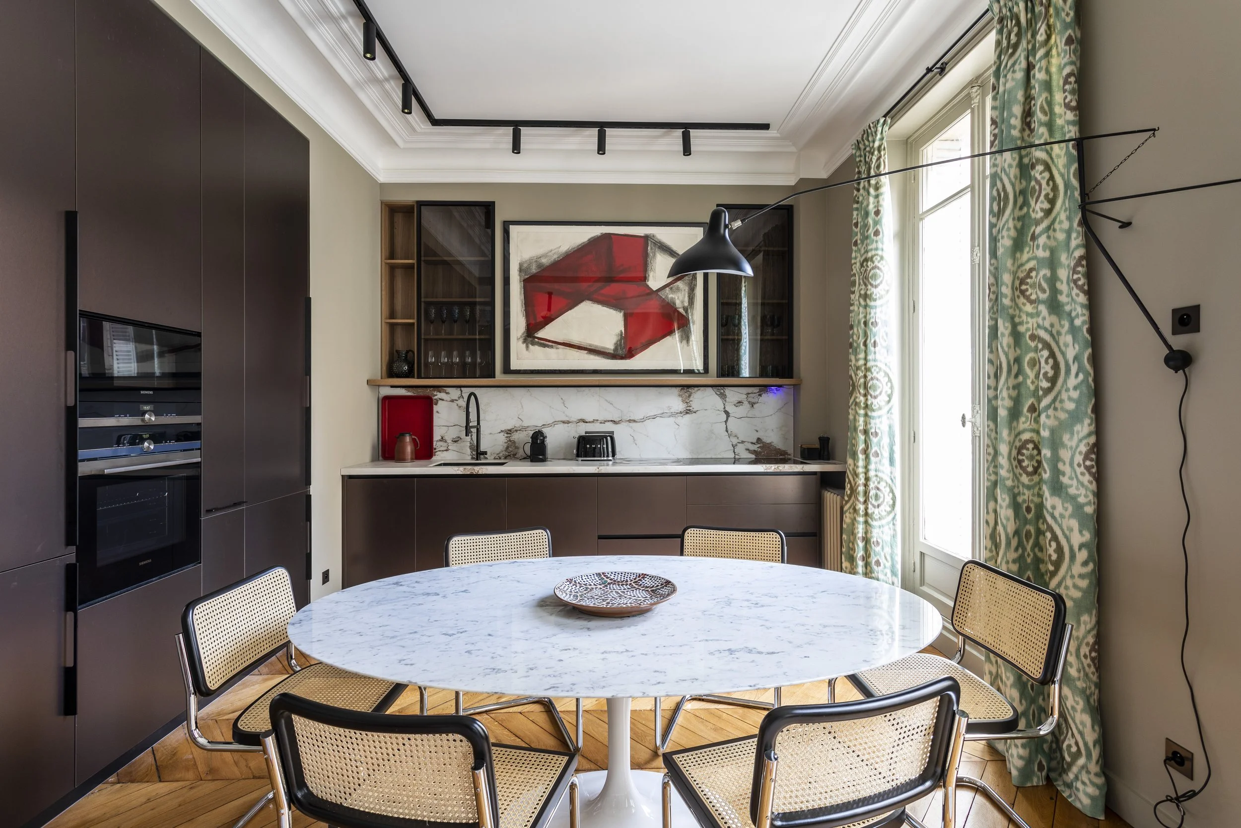Conseils pour réussir vos projets de rénovation et d’aménagement intérieur haut de gamme confiez votre projet de rénovation haut de gamme à des experts : matériaux d’exception, finitions soignées et accompagnement personnalisé pour sublimer votre intérieur.