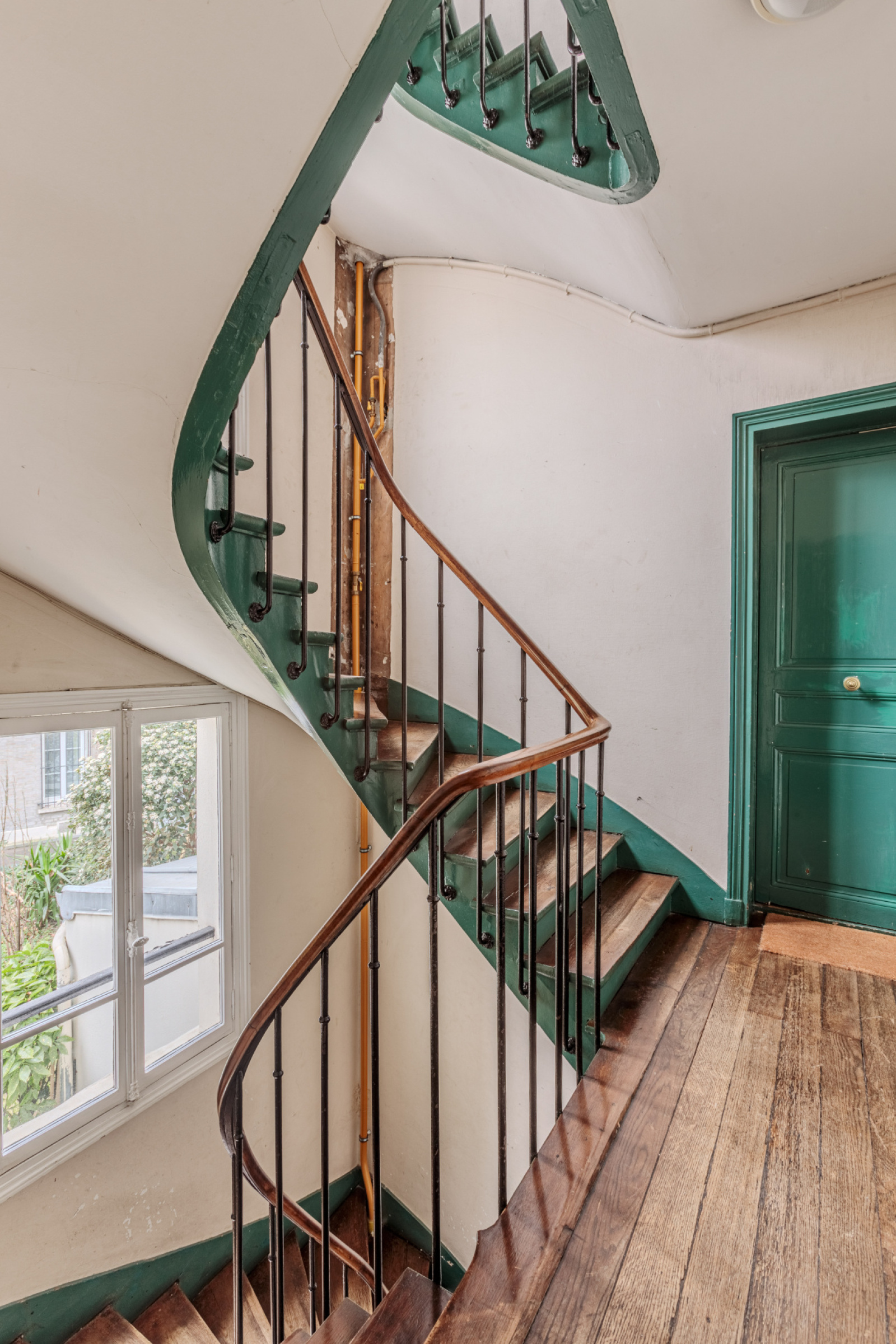 Rénovez votre bien immobilier à Paris 75004 : Transformez votre espace en un lieu d'exception ! découvrez nos services de rénovation à paris 75004 : appartements, maisons, commerces. profitez d’un accompagnement sur-mesure pour moderniser, rénover ou valoriser vos espaces dans le marais. devis gratuit, expertise et qualité professionnelle.