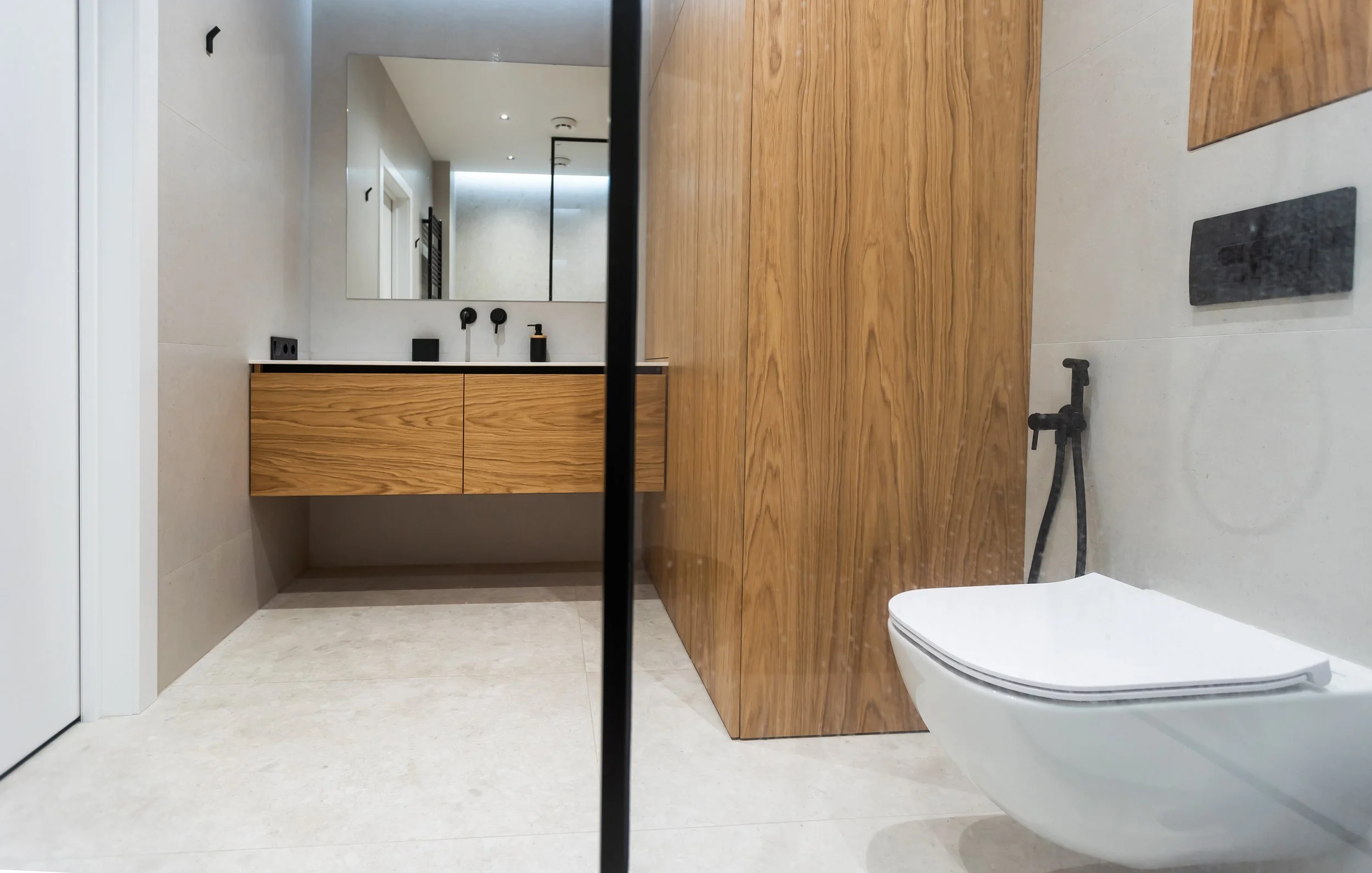 Rénovation de salle de bain : planifier son espace à Paris 75004 confiez la rénovation de votre salle de bain à paris 75004 à des professionnels qualifiés. bénéficiez de conseils personnalisés, de matériaux de qualité et d’un accompagnement sur-mesure pour un espace moderne et fonctionnel.