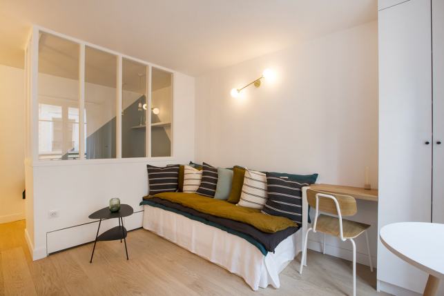 confiez la rénovation de votre studio à paris 75004 à des experts. optimisez espace et confort avec des solutions sur mesure pour un aménagement moderne et fonctionnel.
