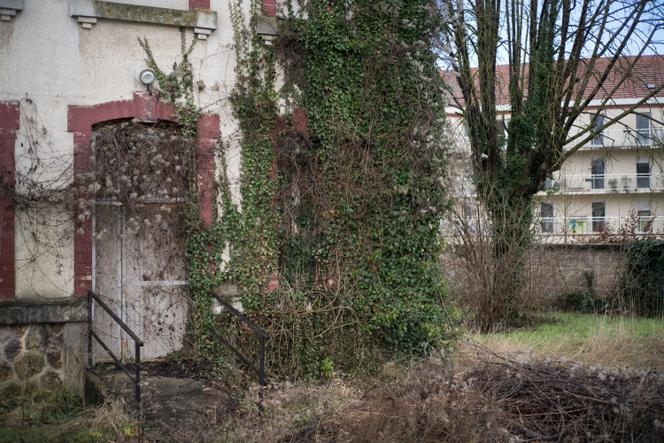 Opportunité unique à Châlons : 4,5 hectares et 111 logements militaires disponibles à la vente découvrez une opportunité unique à châlons : 5 hectares et 111 logements militaires à vendre, idéal pour investisseurs et projets immobiliers.
