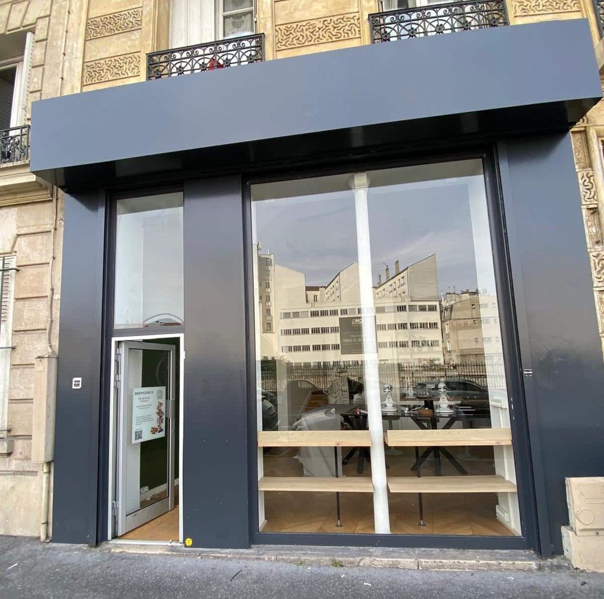 Pourquoi faire appel à un vitrier professionnel pour vos projets de rénovation intérieure à Paris 3 vitrier professionnel à paris 3, spécialisé en rénovation. intervention rapide et de qualité pour tous vos besoins en vitrerie.