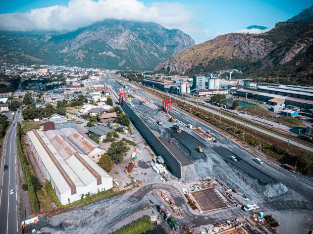 Quatre ans de transformations majeures à la gare de Lyon : le lancement de deux chantiers colossaux pour une nouvelle ère découvrez les transformations majeures à la gare de lyon avec le lancement de deux grands chantiers visant à moderniser l