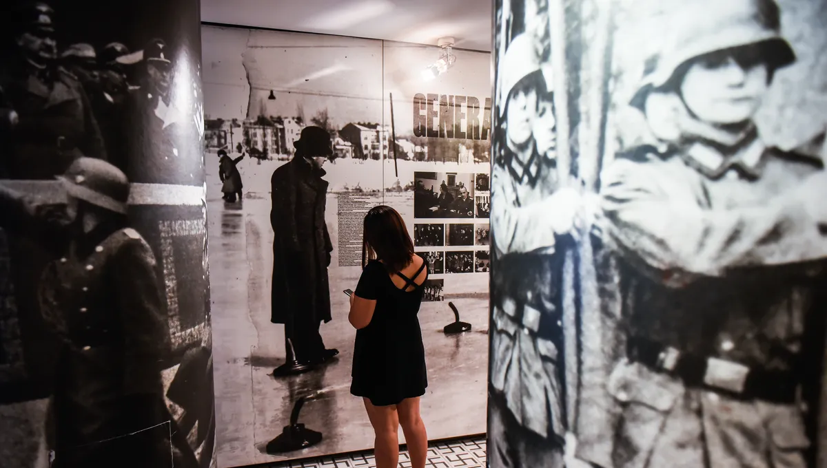 Exploration guidée : Les chemins de la Mémoire de la Shoah découvrez une exploration approfondie de la mémoire de la shoah, retraçant les témoignages, les souvenirs et l