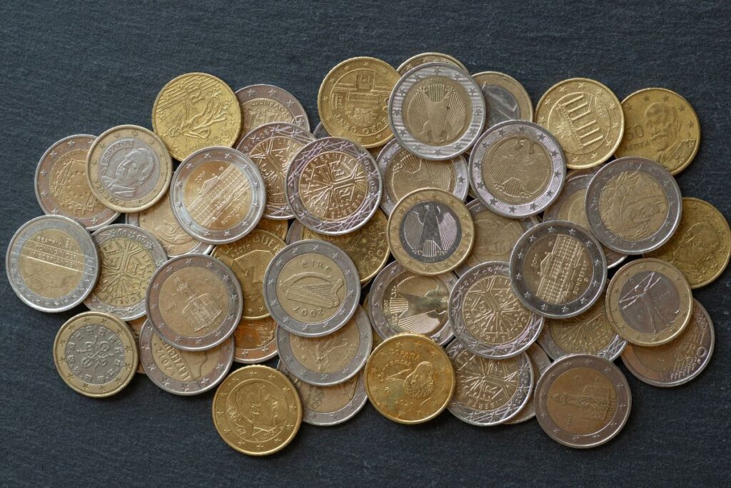 découvrez nos pièces de 10 000 € échangeables en france, idéales pour vos transactions sécurisées et vos investissements précieux.