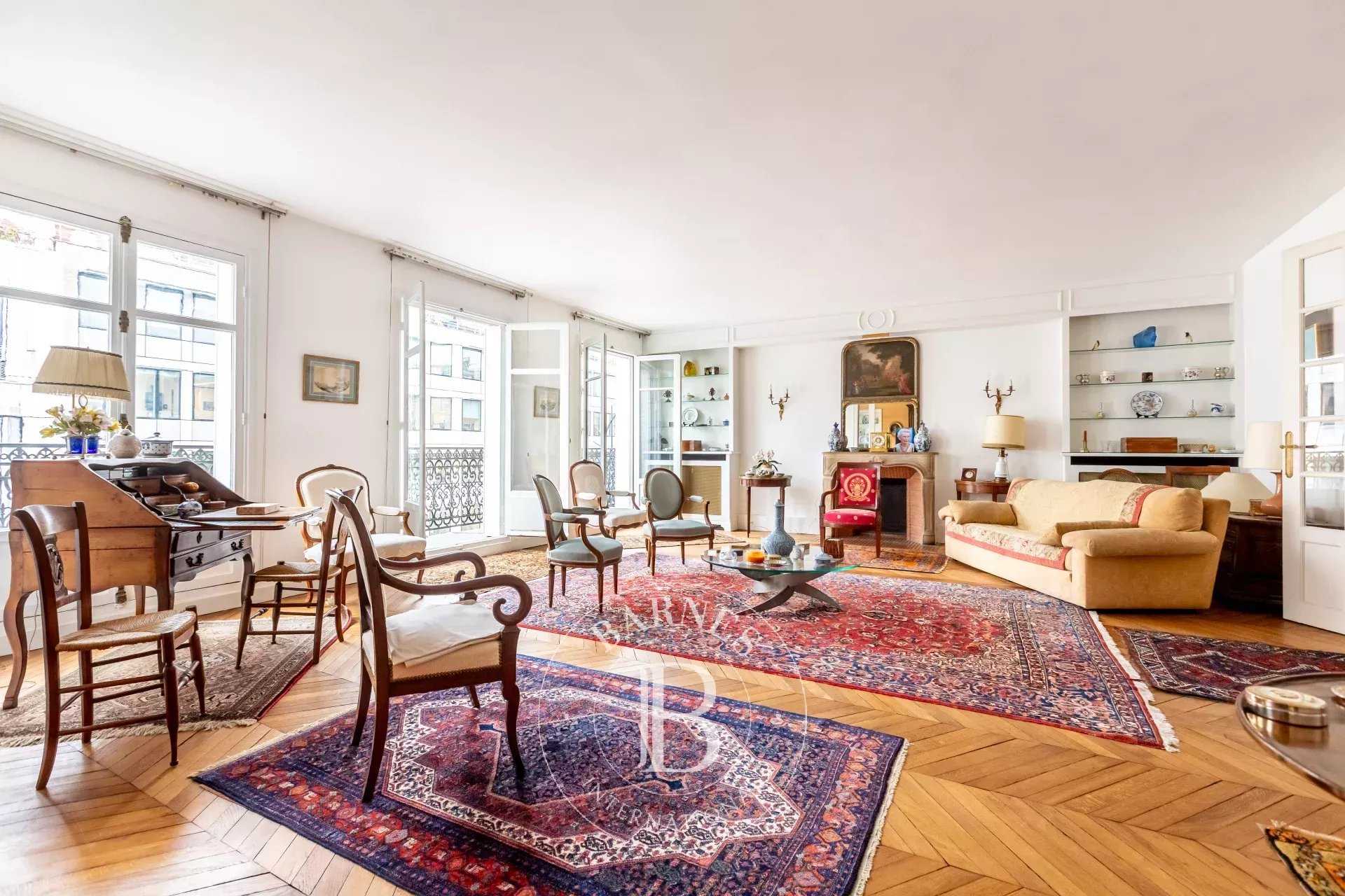 Découvrez la superficie réelle que vous pouvez acquérir à Paris avec un budget de 850 000 €, arrondissement par arrondissement découvrez la superficie maximale que vous pouvez acheter à paris avec un budget de 850 000 €. analyse des prix au mètre carré pour optimiser votre investissement immobilier.